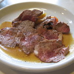 グリルやまもと - 牛ロースト定食@995円（ライス、ミニサラダ、ドリンク付き）　トマトソースが良く合います。肉の味しっかり！