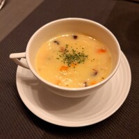 グリロジー バー＆グリル - 