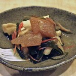 天ぷら処 こさか - お通し（切干大根の松前漬）