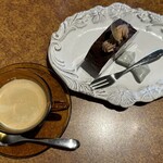 D wusaru - ショコラロールケーキ＋コーヒーブレンドホット