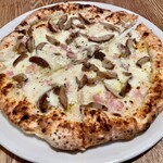 ピッツェリア ルナノーヴァ - ポルチーニ茸のクリームソース 