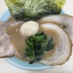 横浜家系ラーメン 田中 - チャーシューメン 味玉トッピング