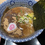 Matsudo Tomita Mengyou - 豚骨と鶏ガラをぐつぐつ煮た濃厚な豚骨魚介スープで、鯖節や煮干しの味がする