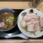 Matsudo Tomita Mengyou - とみ田のつけ麺は、濃厚だけどさっぱりしていて、満足感がある。