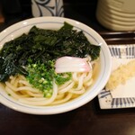 手打うどん すみた - わかめうどんにえび天