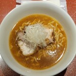 麦と麺助 - ネギの下はチャーシュー