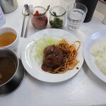 ボーイズカレー - カレー付きハンバーグ（1000円）