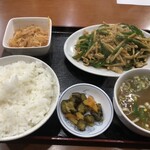 Juu Hachiban - 青椒肉絲定食(1,000円)