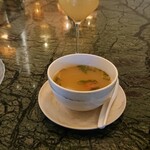 Candlenut - 豚骨のスープ