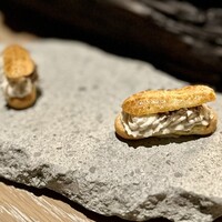 apothéose - アミューズの中の「月光百合根」。
                    糖度の高い百合根をエクレアで。これは好み♪