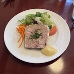 Petit A Petit - 豚ほほ肉の田舎風テリーヌ