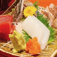 魚竹 - 本日の炙り刺し、ネタが少ないとのことでオマケしてくださいました