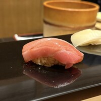 鮨 竜介 - マグロの大トロ（北海道吉岡産）