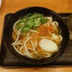 驛麺家 - たまごうどん (税込)390円 に七味をたっぷりかけました (2024.01.20)