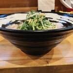 大阪麺哲 - ガーリック肉醤油大　1,300円(税込)　※横からも