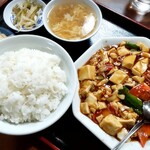 Shinyou Hanten - カニ豆腐定食(￥700)。ボリューム！