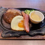 フォルクス - 厚切りベーコンと目玉焼きハンバーグランチ（3種のバー付）1848円