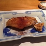 じどりや 穏座 - 雄の手羽先。