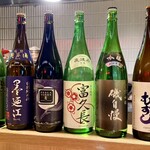 Toranomon Todaka - ずらりと並んだ日本酒は、全て飲み放題なのです
      Σ(￣。￣ﾉ)ﾉ