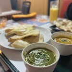 Ruchi - ほうれん草とチキン、チーズナン