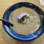 Ramen Oshokujidokoro Aoyama - とんこつラーメン　替え玉あり