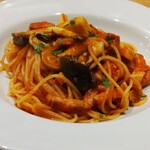イタリア食堂FUKUMOTO - キノコとベーコンのトマトソース