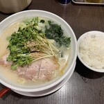 Ramempunraku - 塩かいわれラーメン 大盛、サービスライス