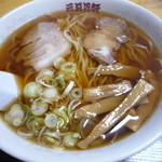 三日月軒 - ラーメン　普通　600円（麺量220g）