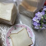 小さなパン小屋 一休 - ふわふわの食パン