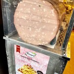 Il Fornaio - 入口に置いてある巨大なモルタデッラが目印です