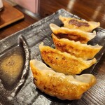 Tachinomi Ando Suwarinomi Hachiman - 餃子