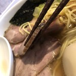 ラーメン ろたす - ①叉焼厚み2㎜ぐらい