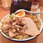 ケンチャンラーメン - 中華そば小盛り濃口油普通細切れチャーシュー煮卵くん身入り