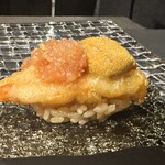 赤坂 鮨大谷 - 車海老と紫雲丹の海苔巻き