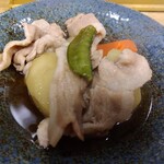 とん八 - 新じゃがの煮物 420円(税込)(2024年1月18日撮影)