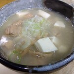 とん八 - もつ煮込み 380円(税込)(2024年1月18日撮影)