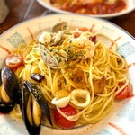 Kapurichoza - イタリア産カラスミと魚介のペペロンチーノスパゲッティ