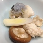 ふじ木 - 鍋のフグをお皿に入れて貰いました^ ^