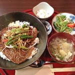 Tosaya - サーロイン丼（A5）