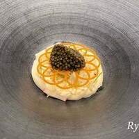 レストラン リューズ - 松葉蟹の旨みジュレ、カリフラワーのクレームとキャビアと共に