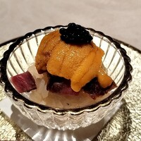 鮨 にっこ - ウニとキャビア、ローストビーフの小丼