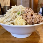 麺とび六方 - ラーメン(大盛り)@930円(ヤサイ、ニンニク、アブラ)普通