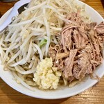 麺とび六方 - ラーメン(大盛り)@930円(ヤサイ、ニンニク、アブラ)普通