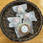 和菓子 水野屋 西都本店 - 苺大福3個　生どら抹茶220円税込を購入。
