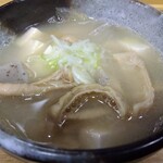 とん八 - もつ煮込み 380円(税込)(2023年12月14日撮影)