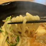 楊國福マーラータン - 麺(牛すじ麺)のリフトアップ