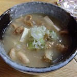 とん八 - もつ煮込み 380円(税込)(2023年12月7日撮影)