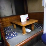 とん八 - 小上がり席(2023年12月7日撮影)