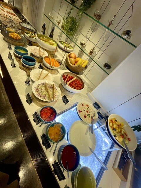 Hilton Tokyo Executive Lounge photo 2