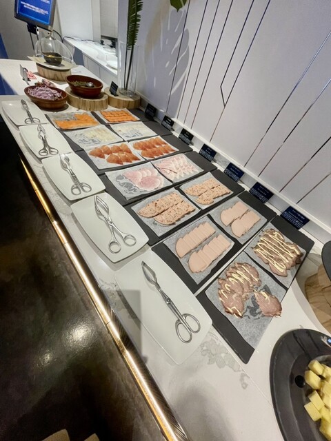 Hilton Tokyo Executive Lounge photo 3